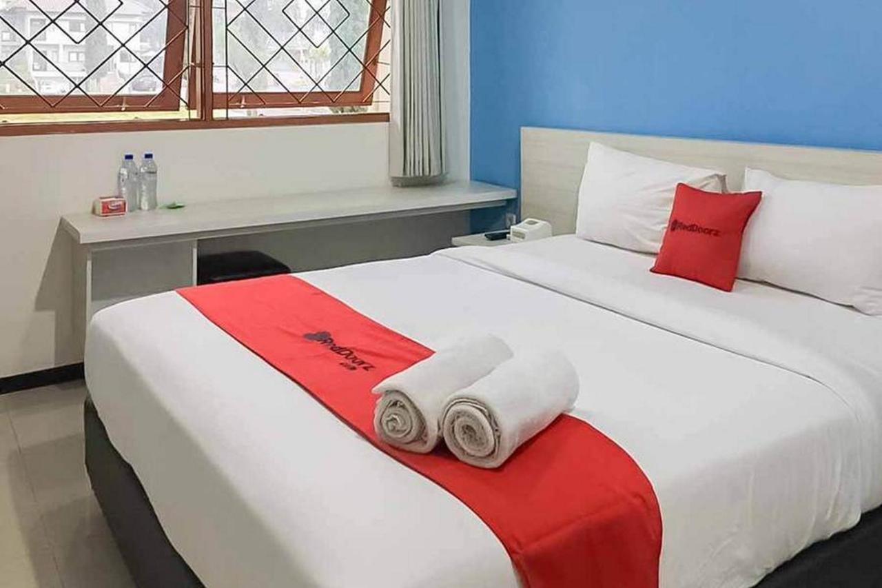 Reddoorz Plus At Panorama Villas Batu Batu  Exterior photo