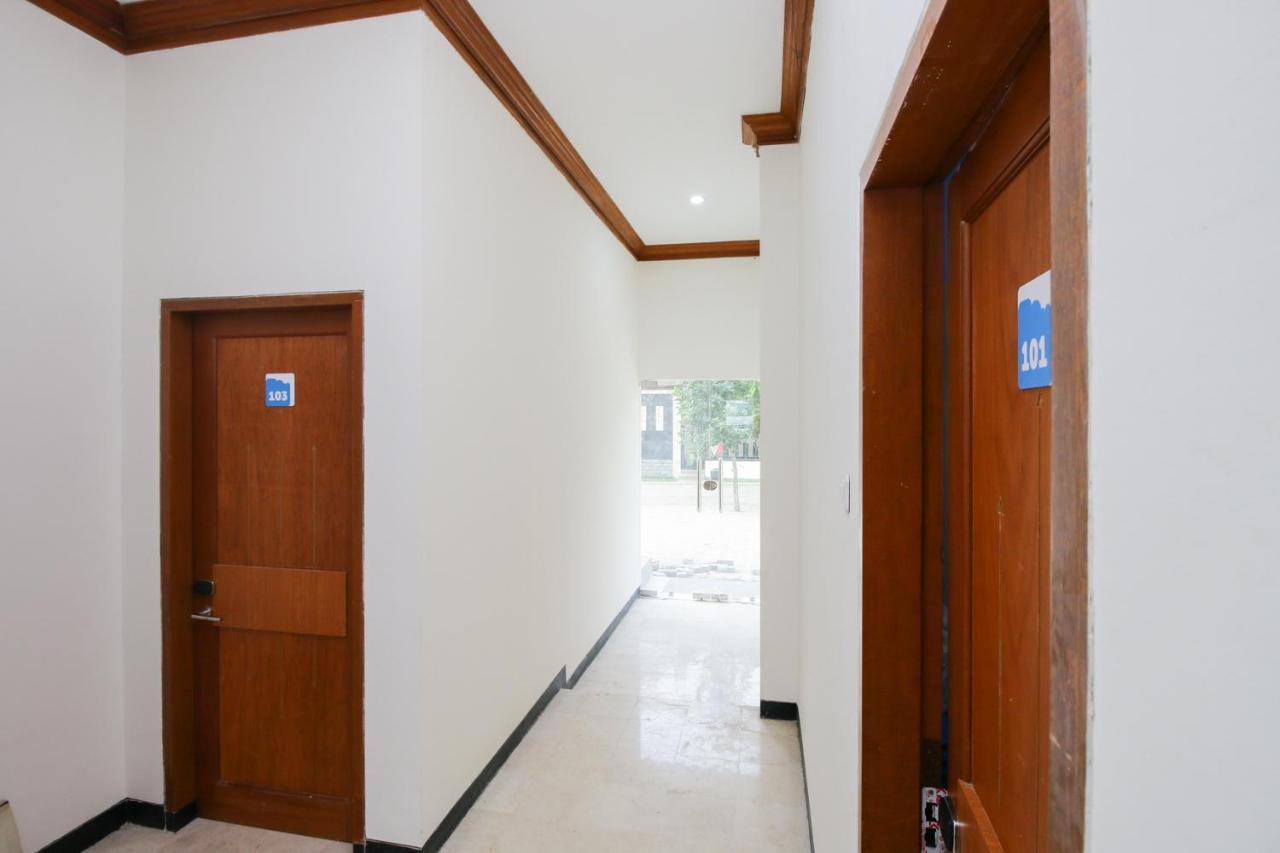 Reddoorz Plus At Panorama Villas Batu Batu  Exterior photo